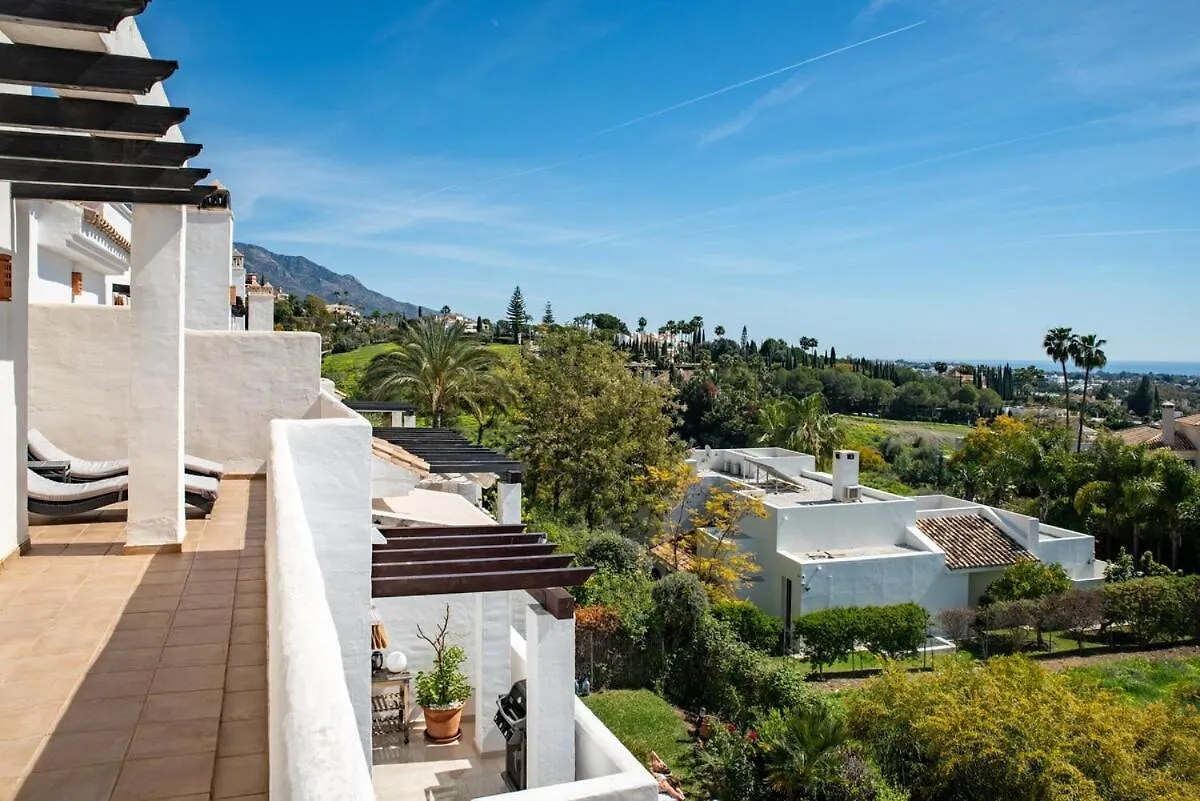Sun-Kissed Duplex Penthouse Appartement Marbella Spanje