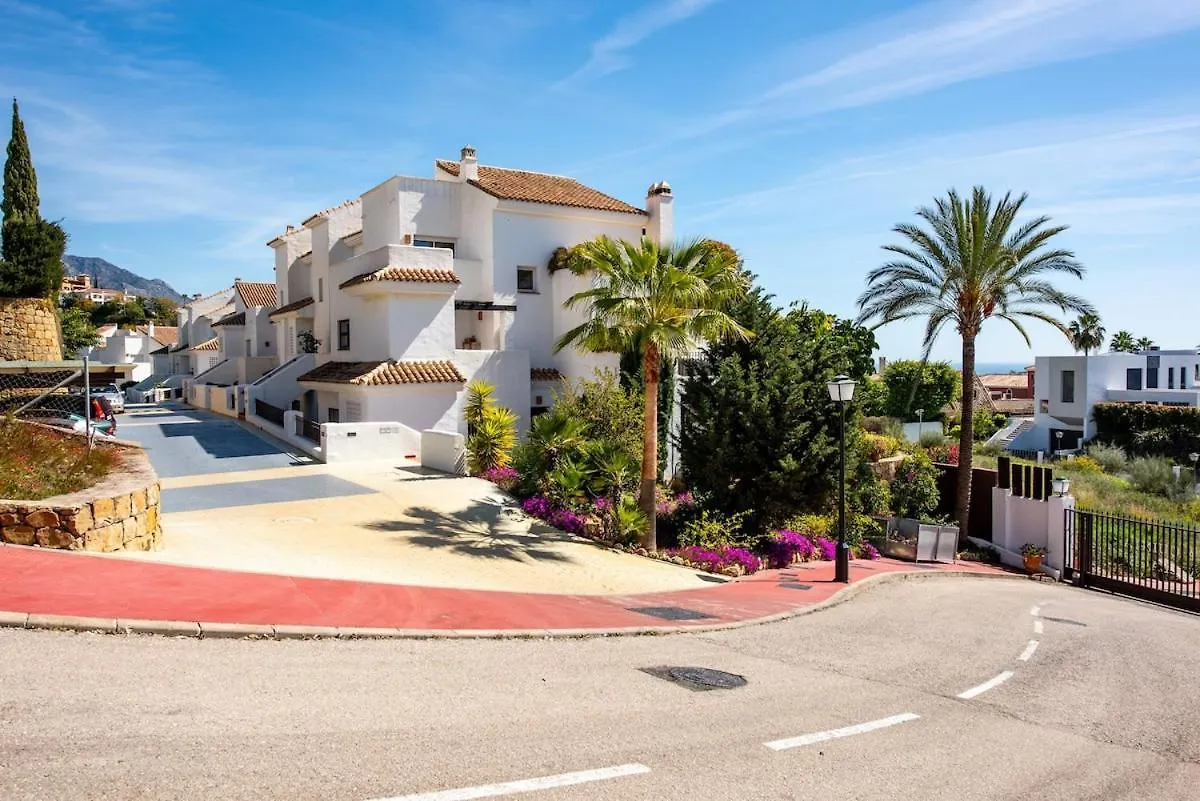 Sun-Kissed Duplex Penthouse Apartment Marbella 0*,